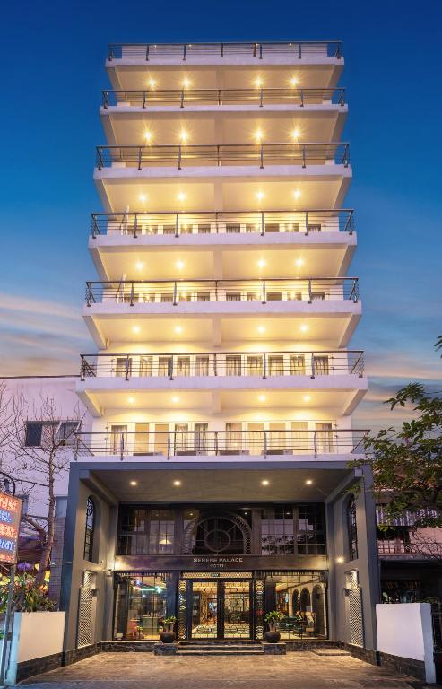 Tòa nhà nơi khách sạn tọa lạc