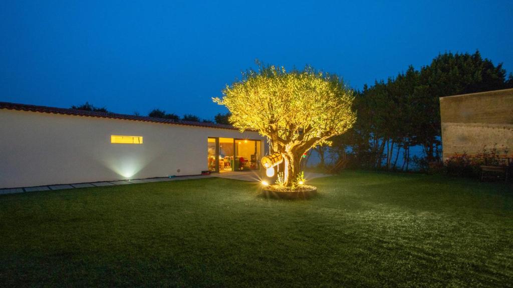Zahrada ubytování A Factoria Beach House by Prishomes