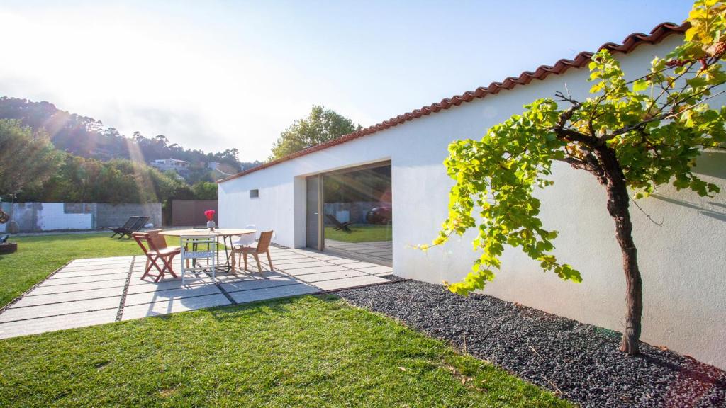 Zahrada ubytování A Factoria Beach House by Prishomes