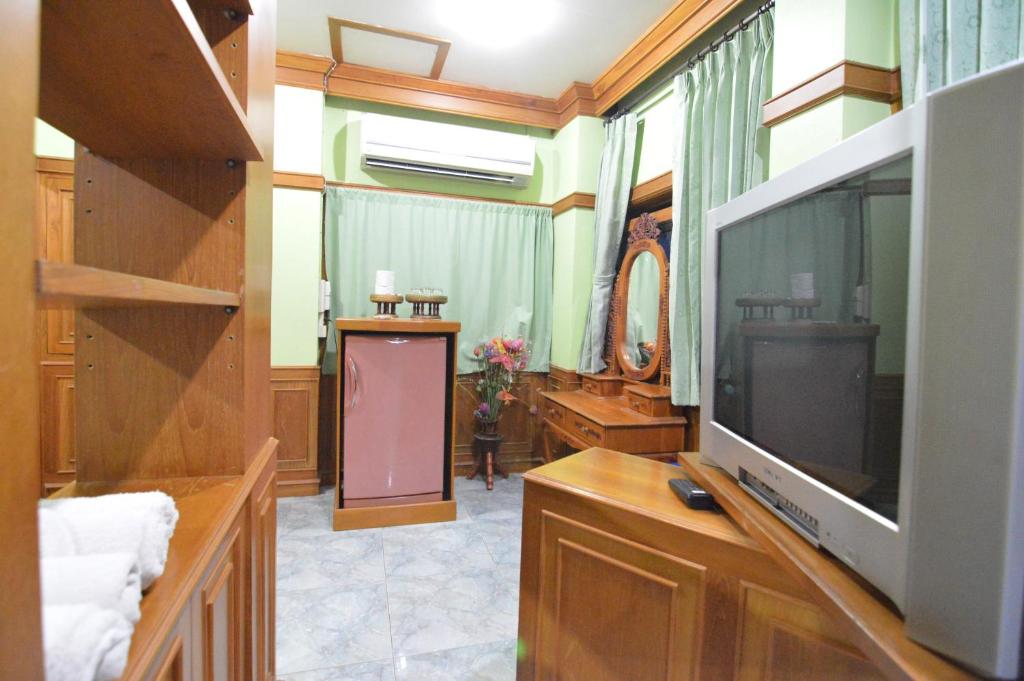TV a/nebo společenská místnost v ubytování Techno Riverview Resort