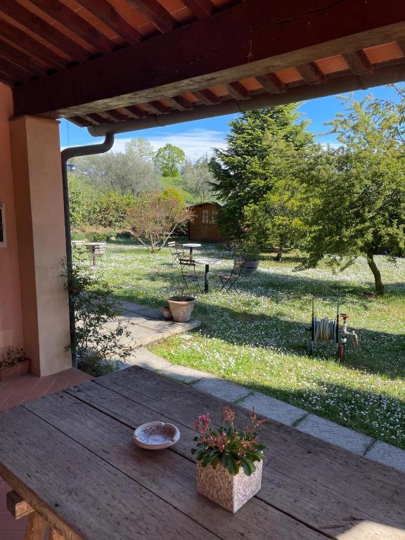 A garden outside Rosso Del Chianti