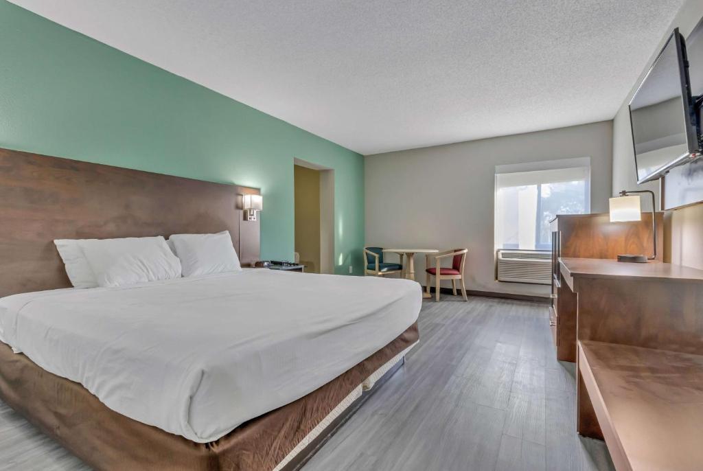 Baymont by Wyndham N Myrtle Beach - Park & Sports Complex Area photo