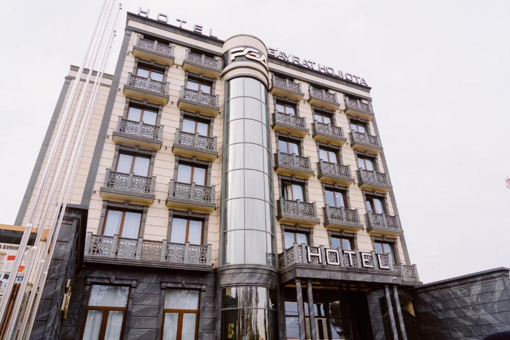 Budova, kde se hotel nachází