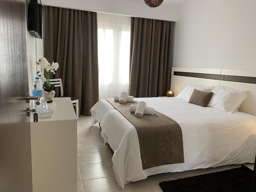 The Rock Guest House - 15