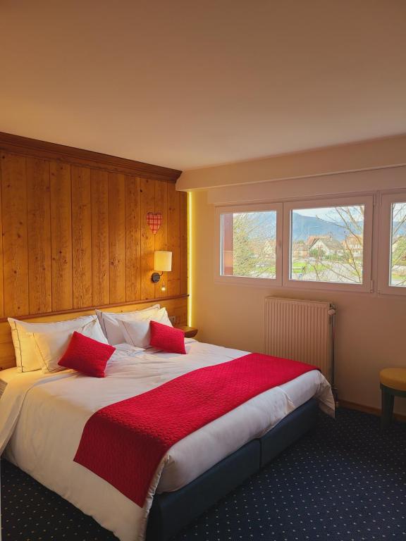 Postel nebo postele na pokoji v ubytování Auberge Ramstein Hôtel - Restaurant