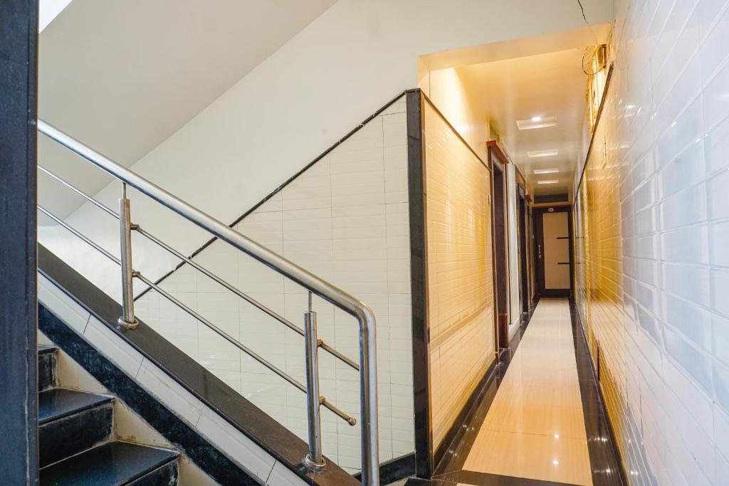 Fotografie z fotogalerie ubytování FabHotel Tulsi Park - Nr Sai Baba Temple v destinaci Širdi