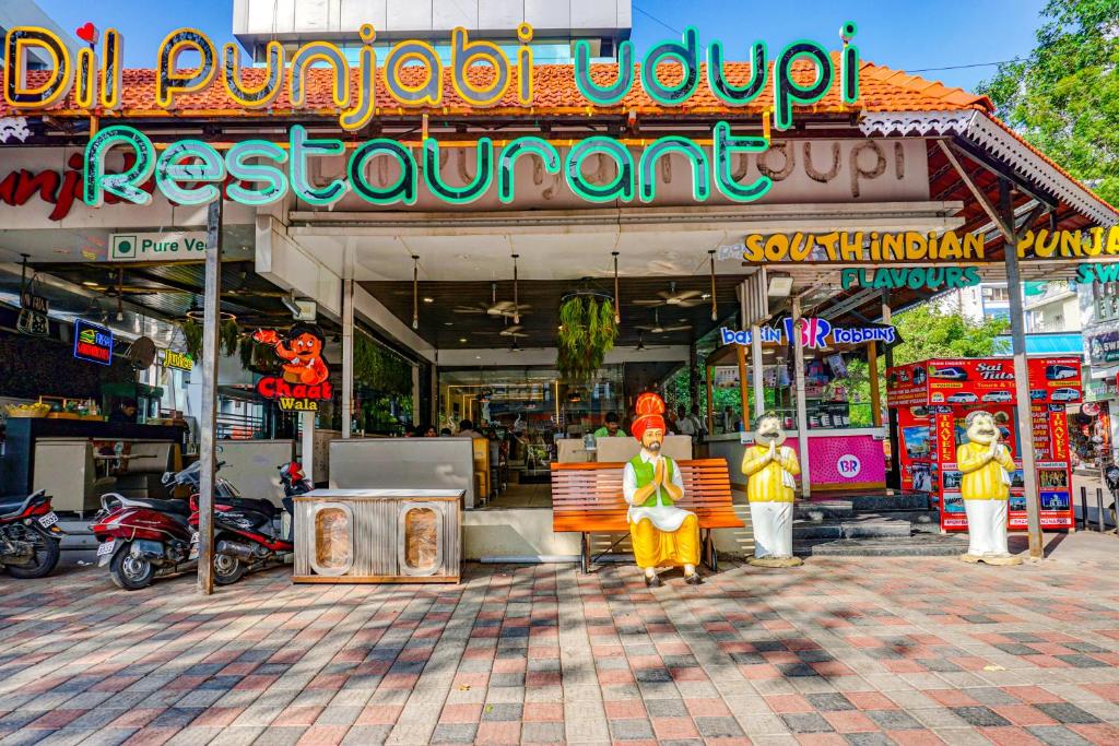 Fotografie z fotogalerie ubytování FabHotel Tulsi Park - Nr Sai Baba Temple v destinaci Širdi
