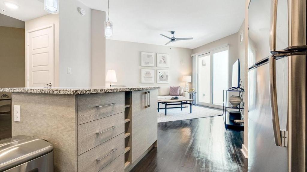 Landing Modern Apartment with Amazing Amenities (ID9105X74), Boynton