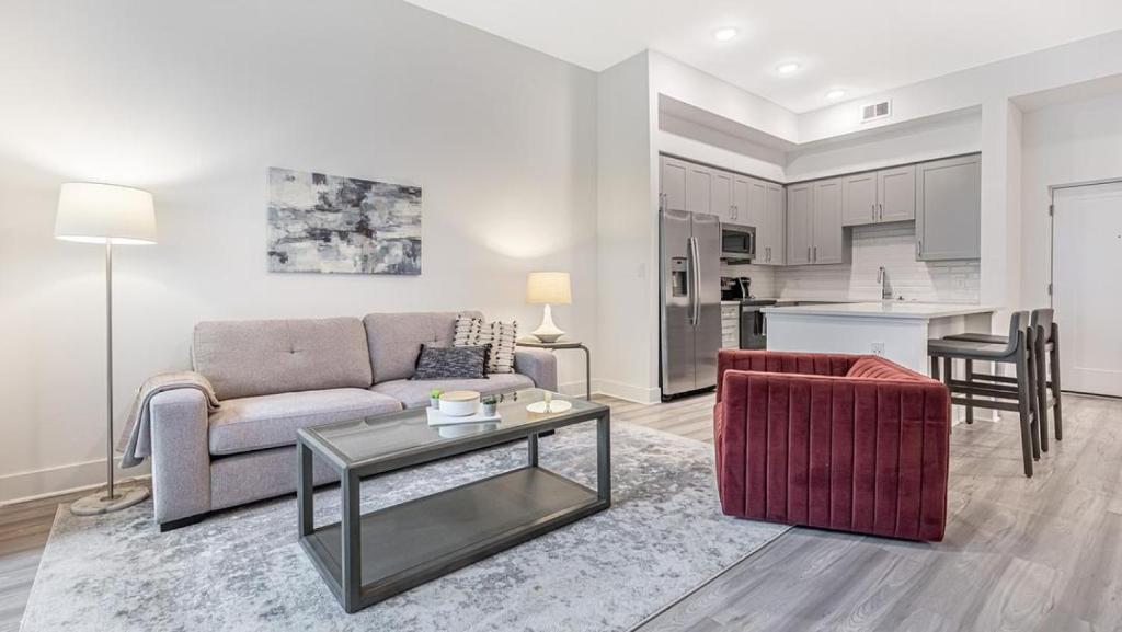 Landing Modern Apartment with Amazing Amenities (ID7947X04), Fort Myers