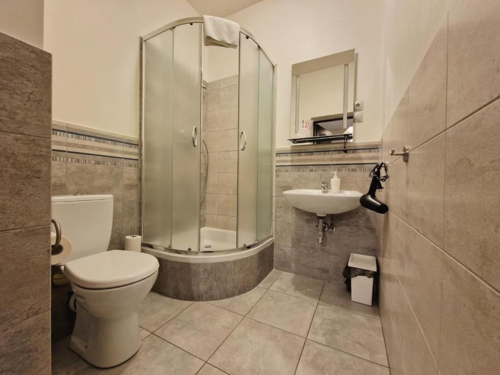 Kúpeľňa v ubytovaní Helvetia Rooms Warsaw CITY CENTER and OLD TOWN