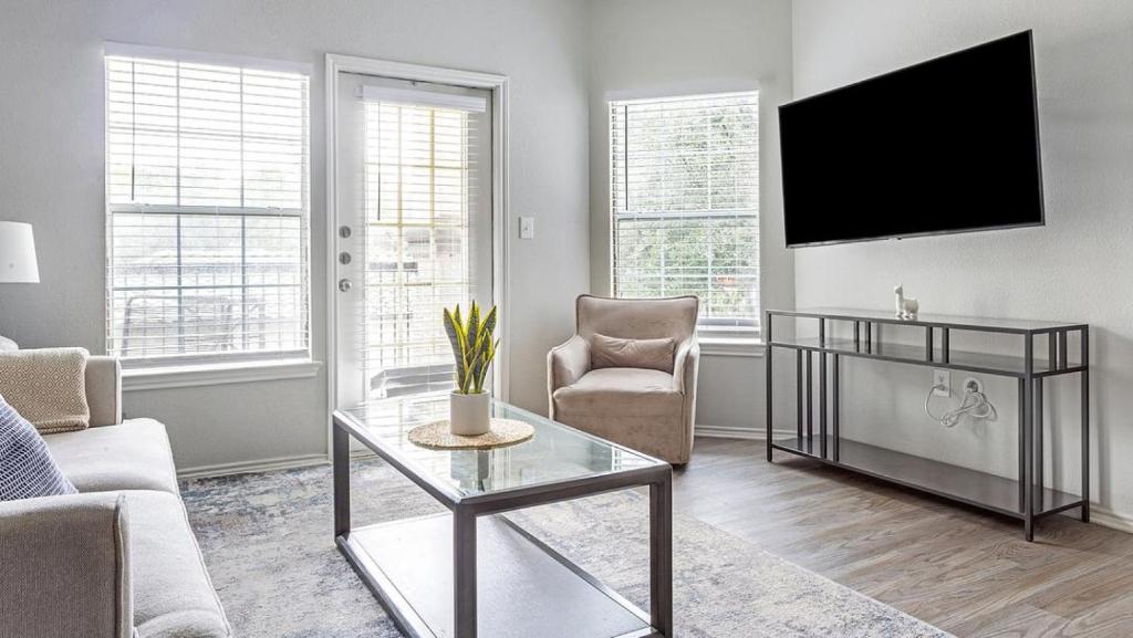Landing Modern Apartment with Amazing Amenities (ID2103), Austin