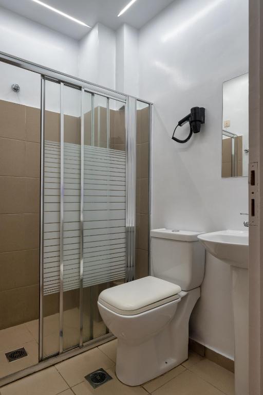 Ванная комната в Hotel Adonis Athens