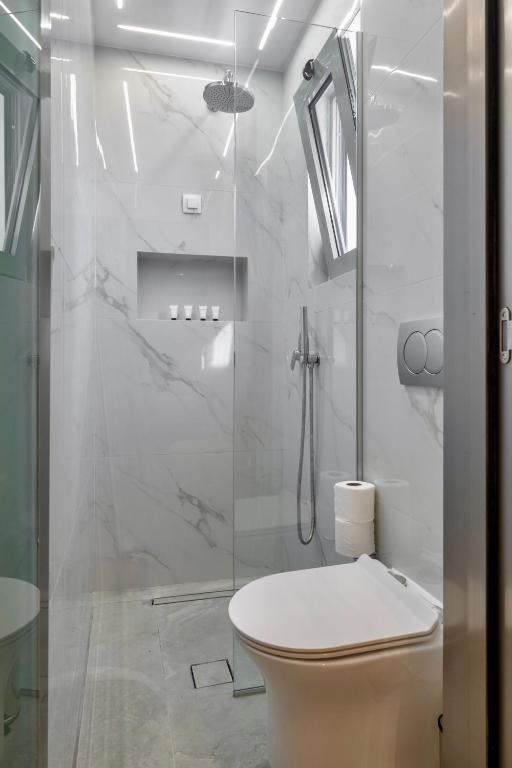 Ванная комната в Hotel Adonis Athens