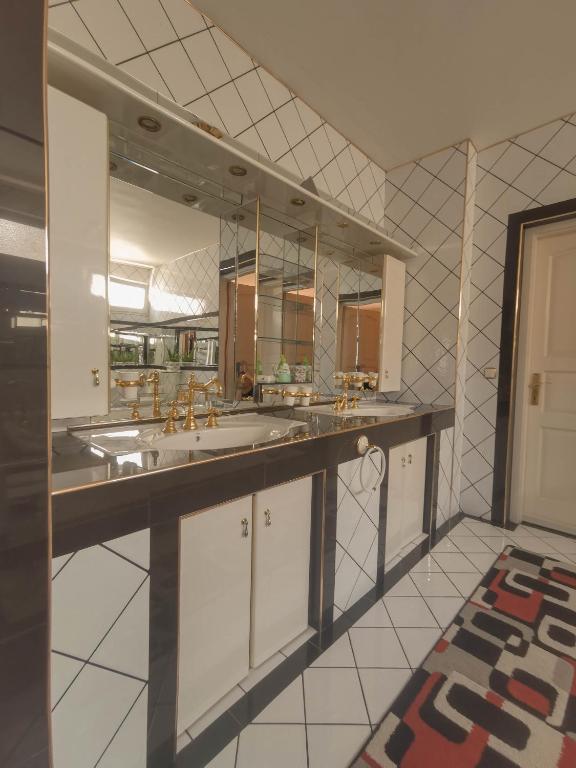 Hévíz Kristály Apartman - Resim 11