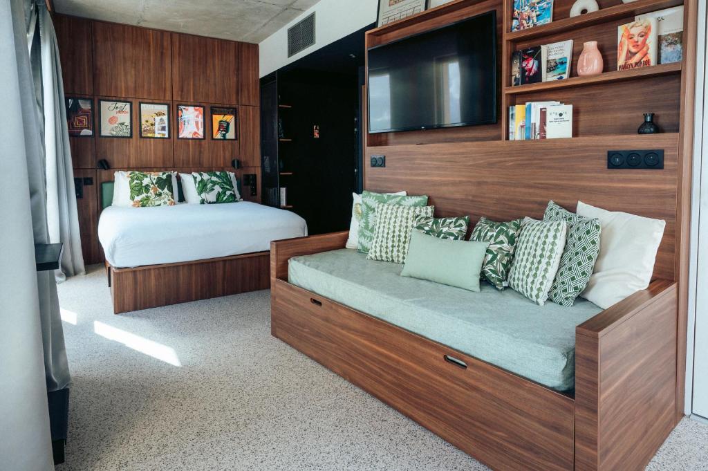 
JOST THE 3 OF US - Triple Room
