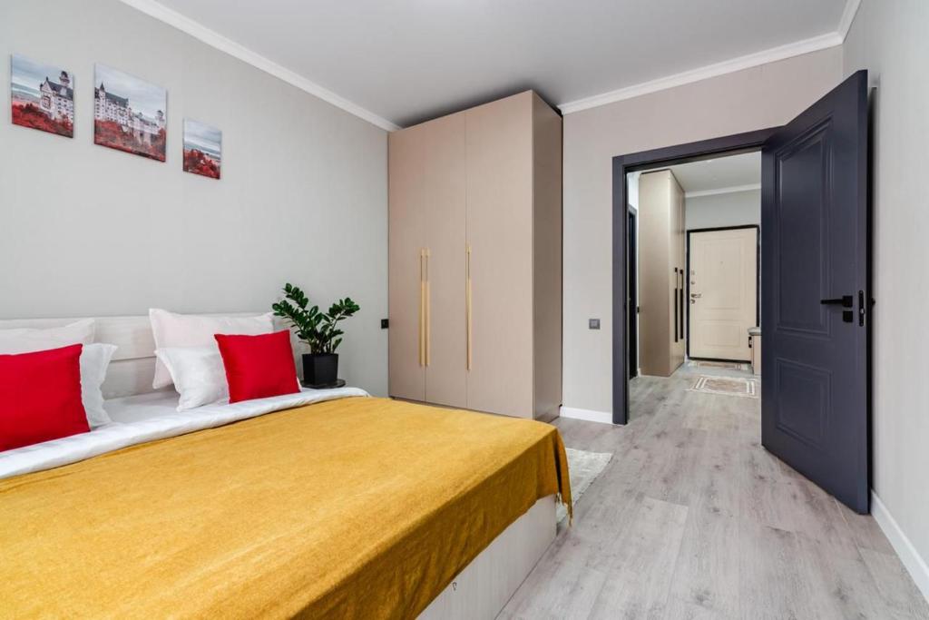 2ком кв с новым ремонтом и Видом на горы