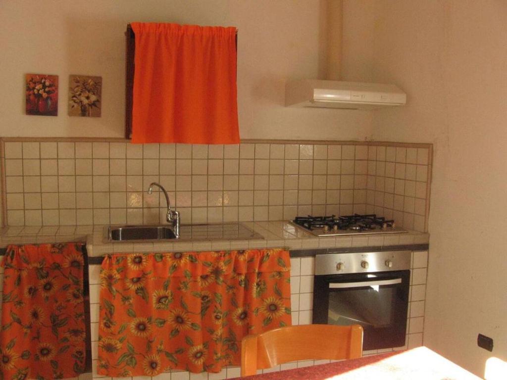 מטבח או מטבחון ב-2 bedrooms appartement with terrace at Sternatia