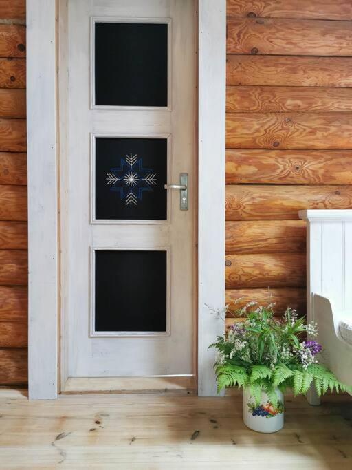 Fotografie z fotogalerie ubytování 2-bedroom, fenced yard, sauna, 10 min to Pärnu v destinaci Pärnu