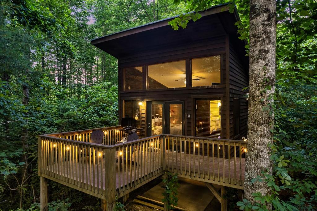 Rivers Edge Treehouses - Room King Con Balcón