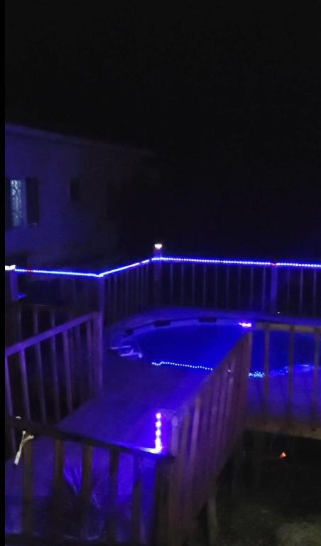 Bazén v ubytování Bell Air Seaview (3 BDRM 3 BATH) nebo v jeho okolí