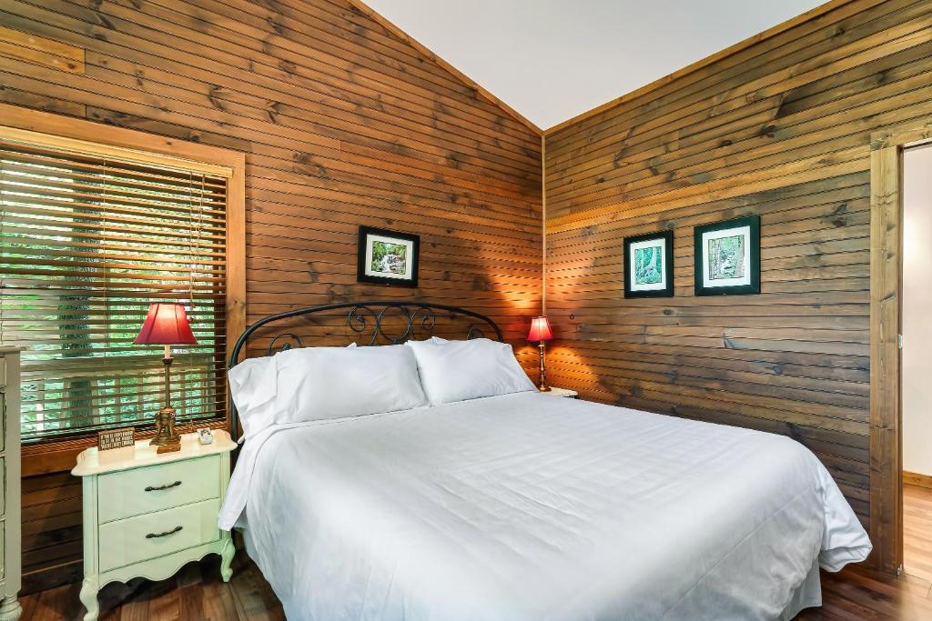 Rivers Edge Treehouses - Deluxe Double Room (2 Adultos + 1 Niño)