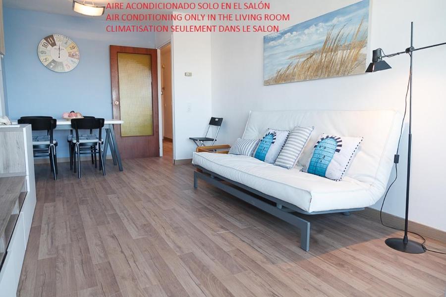 Posteľ alebo postele v izbe v ubytovaní UHC Sorolla Apartments