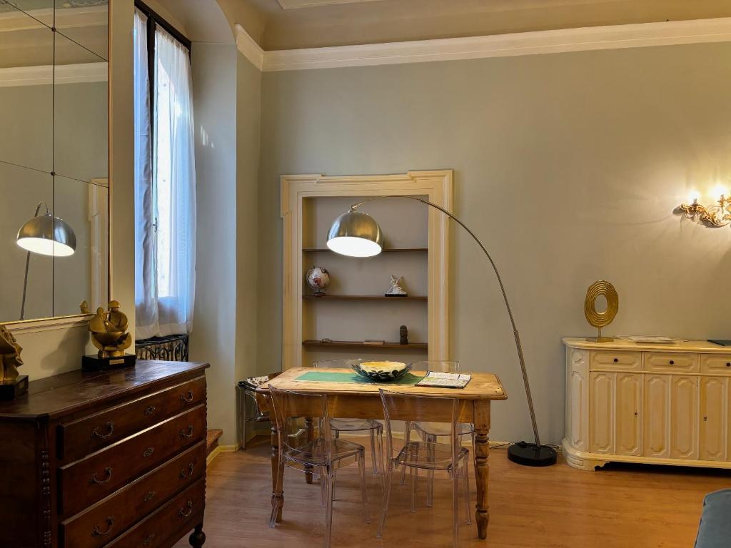 VeronaJourneys Emilei - Appartement Standard - Via Duomo 10