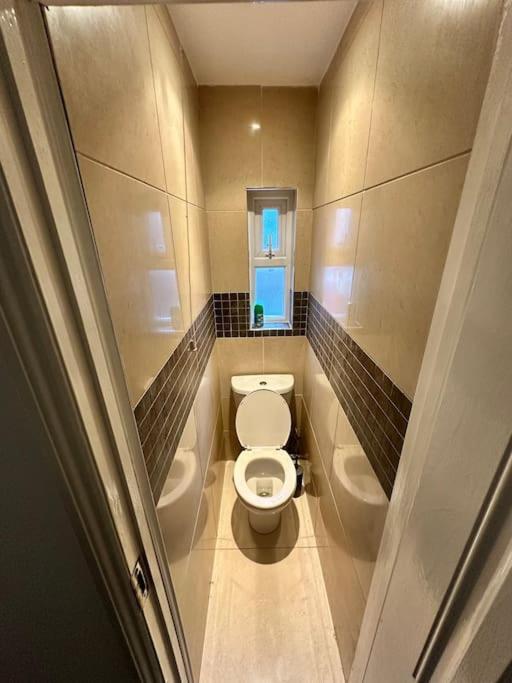 3 bed Hackney/Harringay Flat - Three-Bedroom Apartment