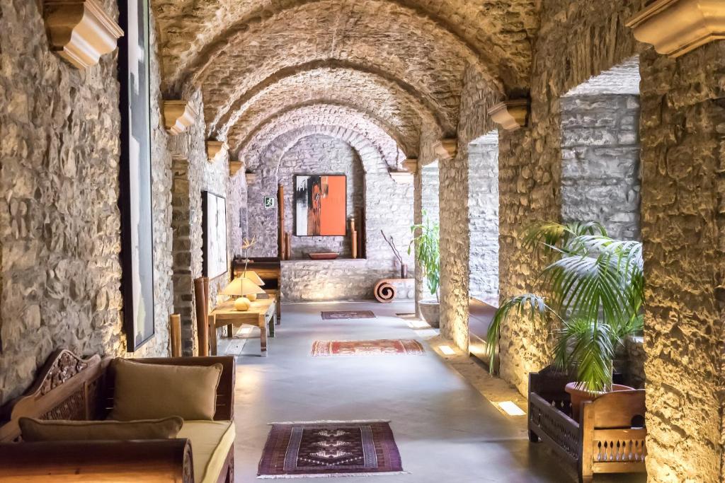 Posezení v ubytování Hotel & Spa Monasterio de Boltaña