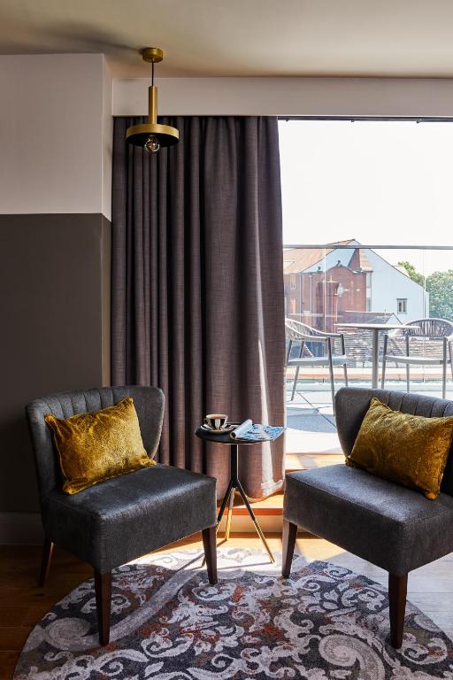 Posezení v ubytování Hotel Indigo - Chester by IHG
