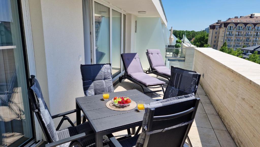 Balkón alebo terasa v ubytovaní Spa Residence Carbona 101, 307 Apartman