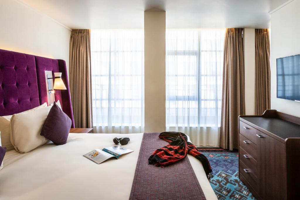 Mercure London Bridge - Junior Suite With Queen Bed & Convertible Sofa