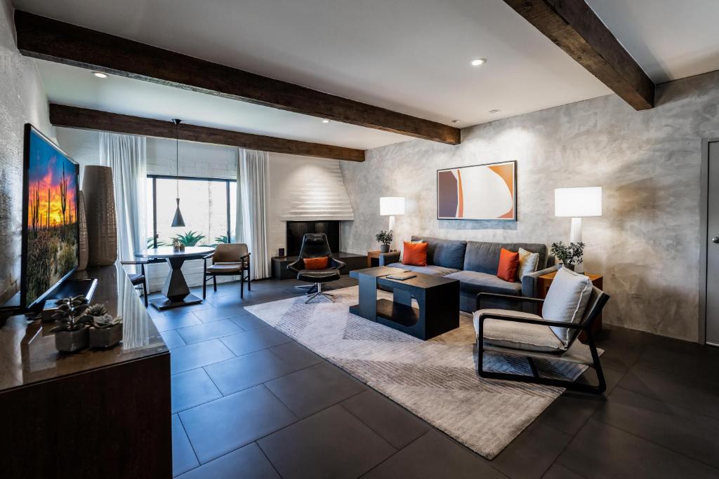 Sanctuary Camelback Mountain, A Gurney's Resort and Spa - 