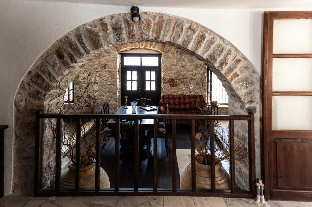 Fotografie z fotogalerie ubytování Belessi's Mansion 1 v destinaci Monemvasia
