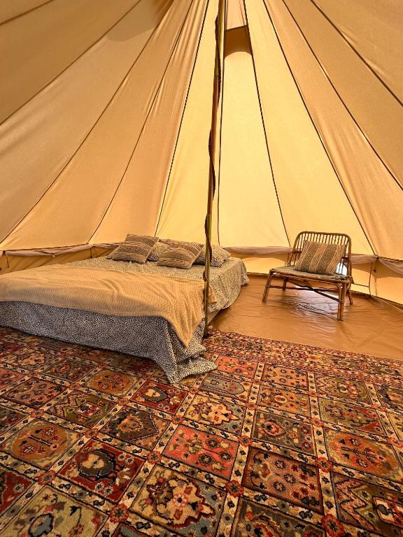 Postel nebo postele na pokoji v ubytování Aparra Surfcamp Auberge Capbreton