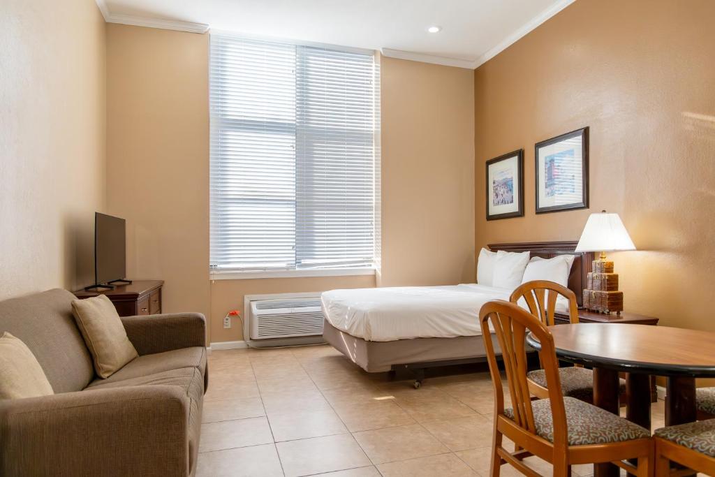 Legacy Vacation Resorts - Brigantine Beach - Deluxe Queen Studio