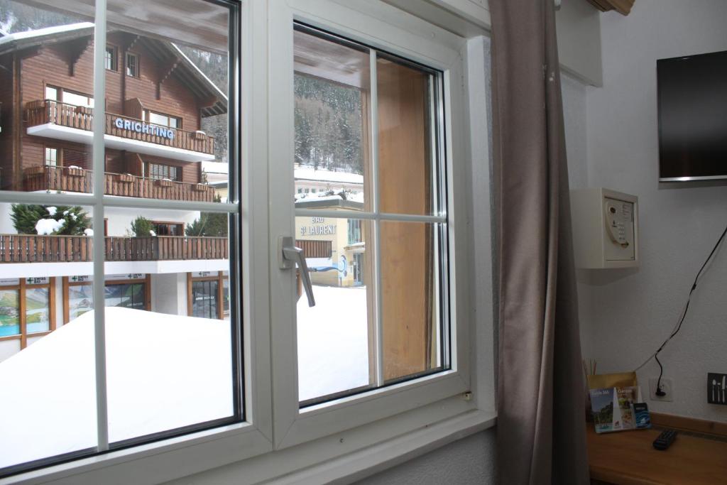 
King Room with Mountain View
