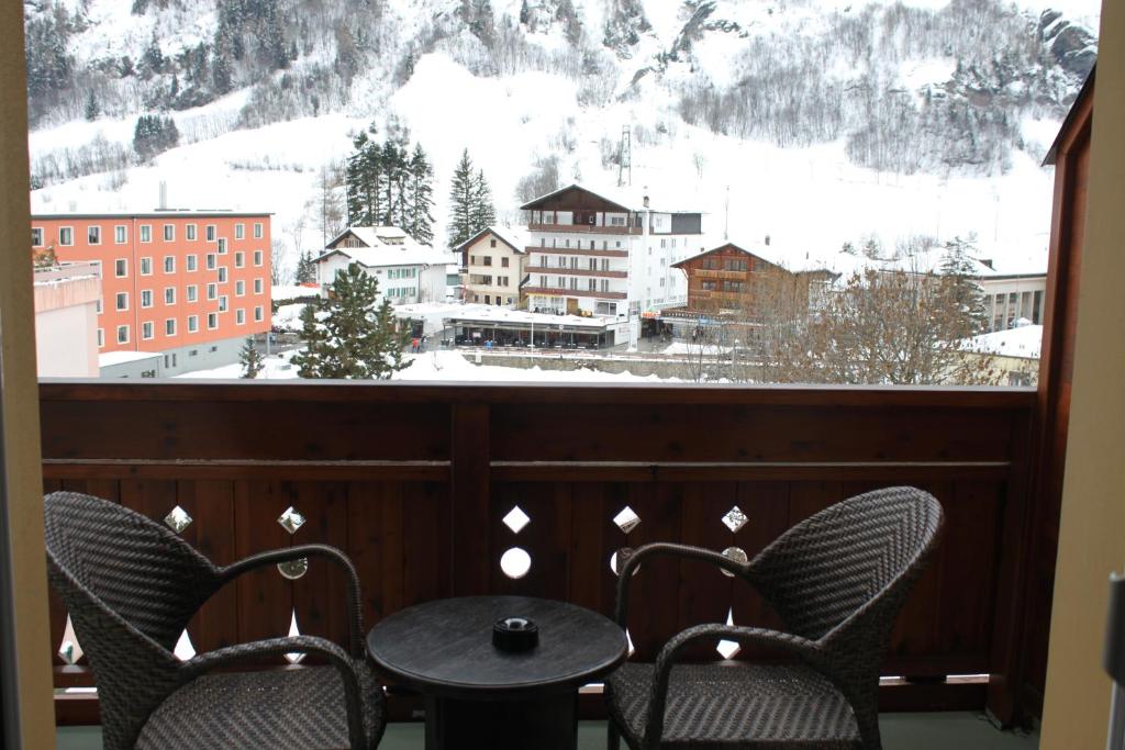 Grichting Hotel & Serviced Apartments v zimě