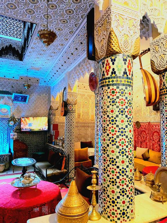 Posezení v ubytování Dar Merzouga Meknes