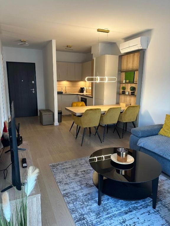 Apartment Rhea SelfCheckIn free Garage Loggia New