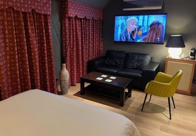 Coto Real - Comfort Double Or Twin Room With Parking