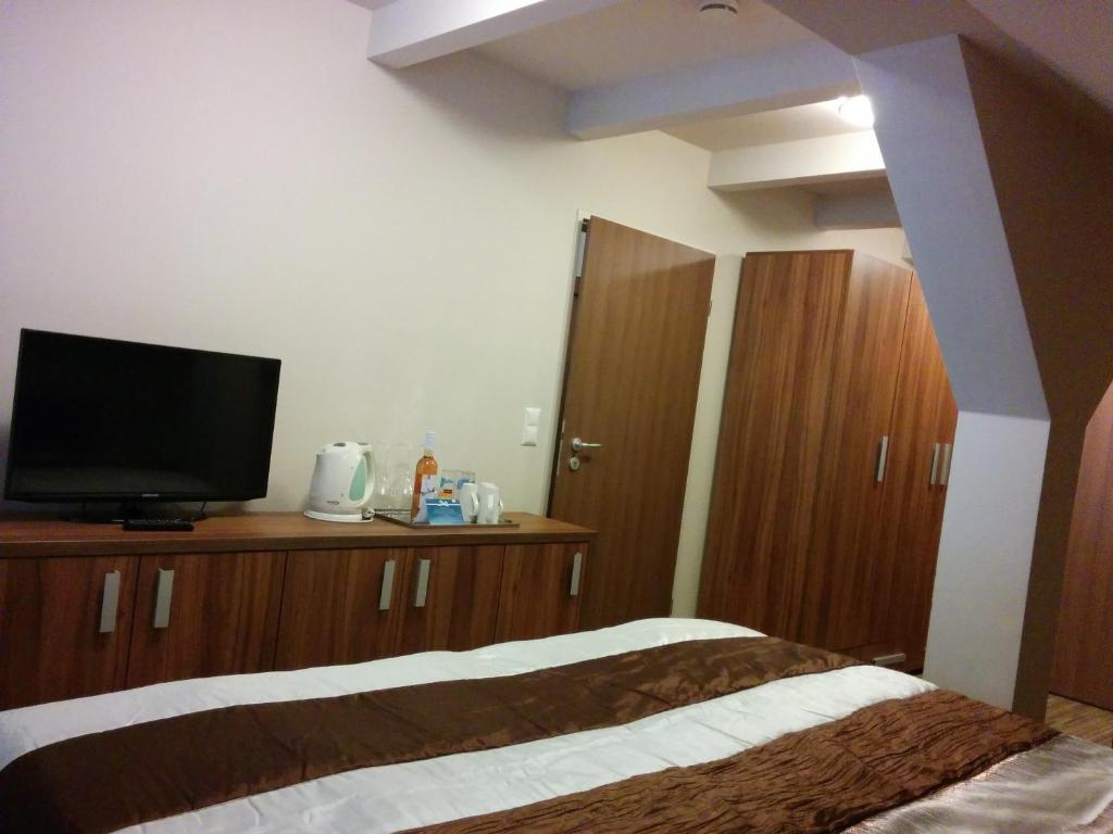 Sissi Park - Basic Triple Room