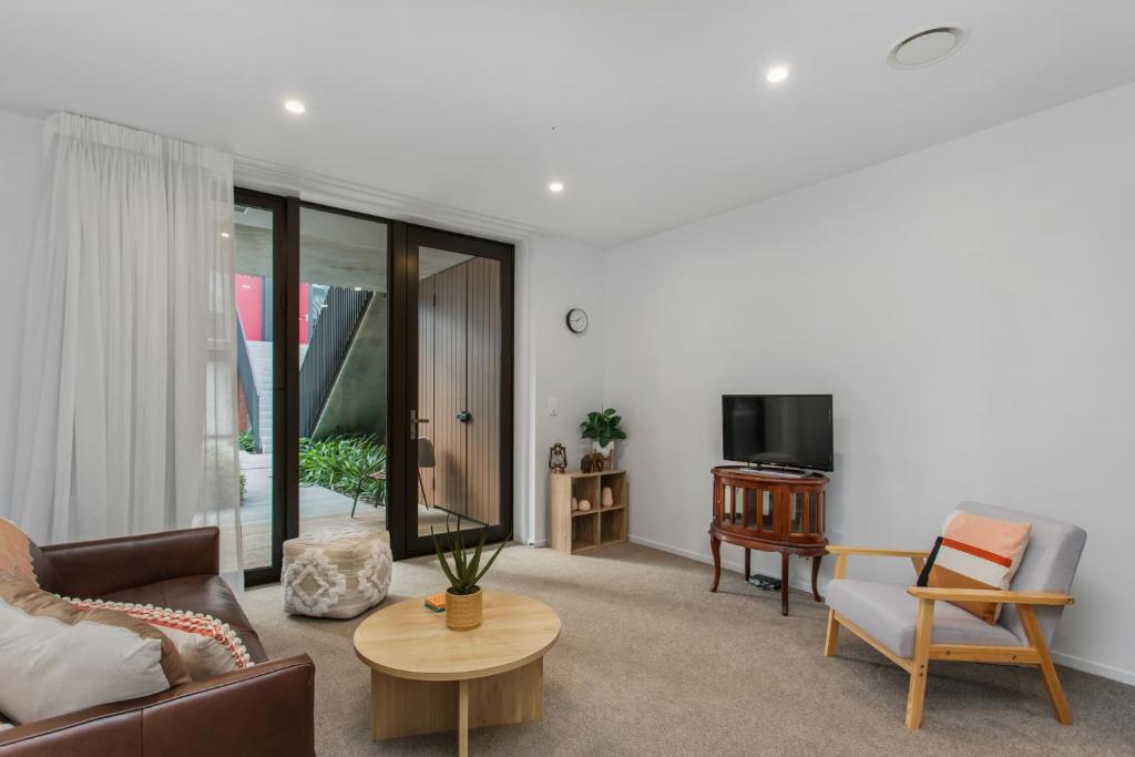 Modern Stylish New 3 Mins CBD - Resim 11
