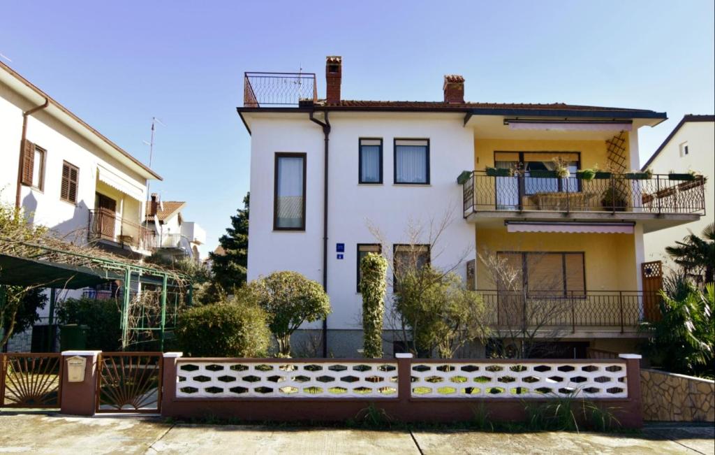 Apartments with parking space Umag - 22482