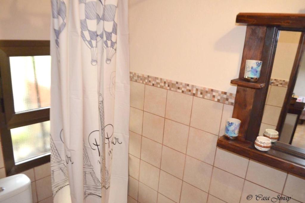 Kúpeľňa v ubytovaní Cosy Chalet with Terrace in Hermigua - Ideal for Couples