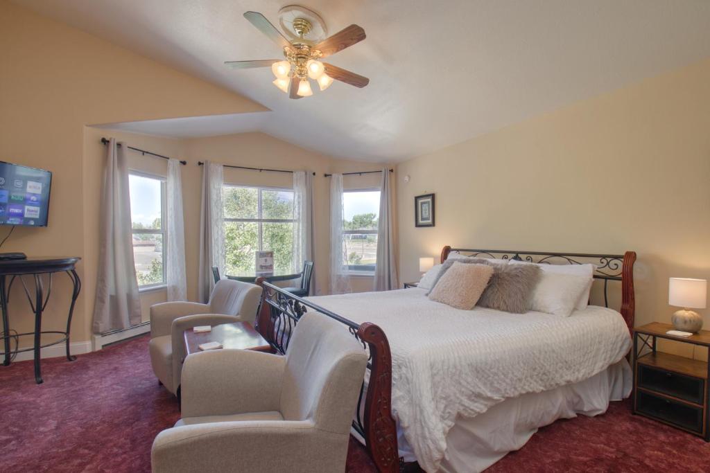 Castle Creek Manor photo
