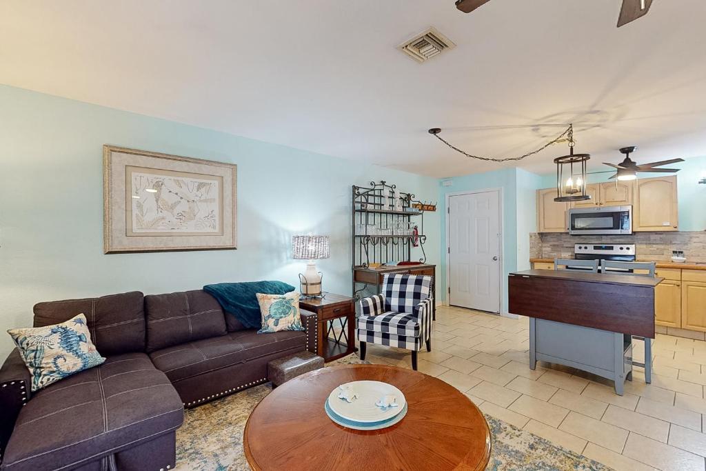 Η κουζίνα ή μικρή κουζίνα στο Coastal Hideaway