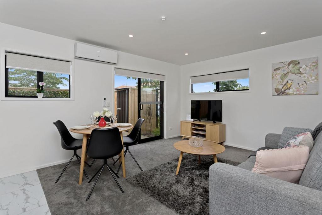 Luxury Style Free Street Parking CBD Location - Resim 5