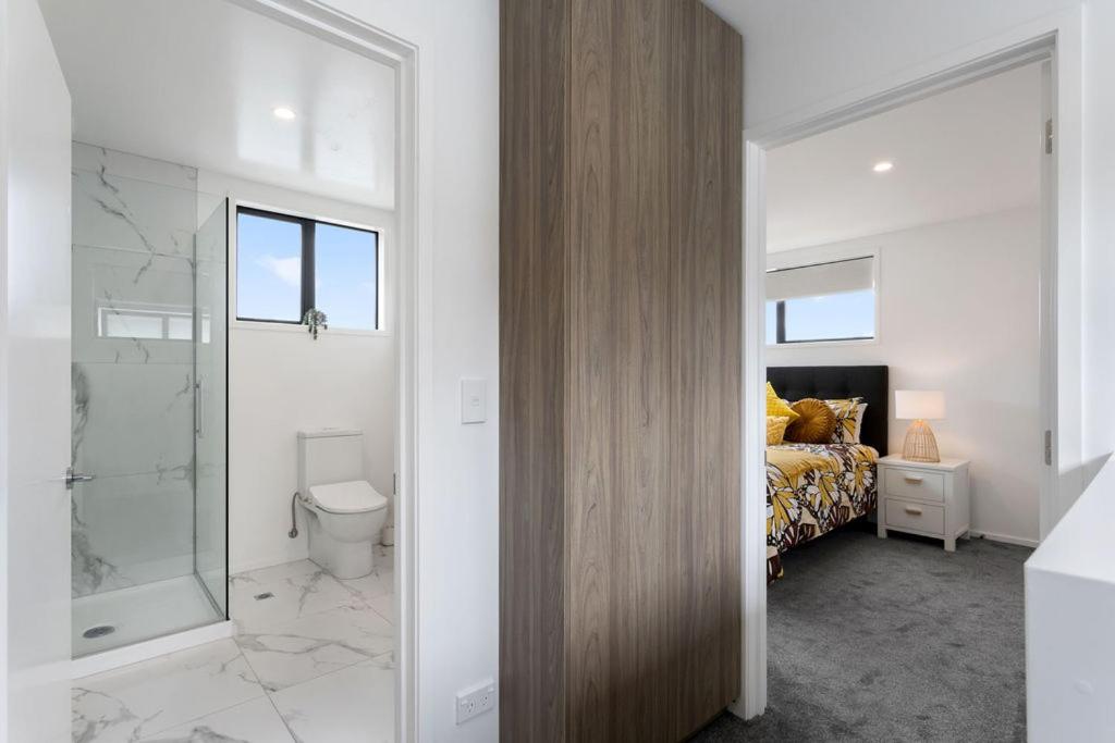 Luxury Style Free Street Parking CBD Location - Resim 3