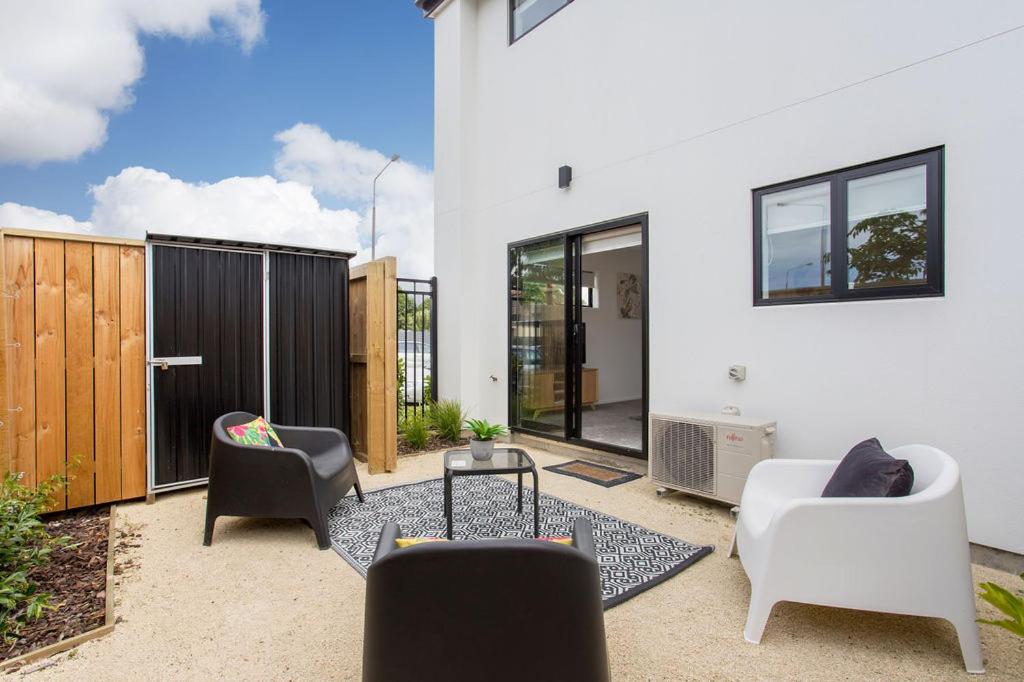 Luxury Style Free Street Parking CBD Location - Resim 11